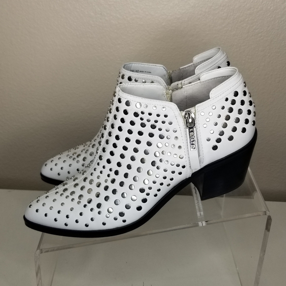 1. State Lexey Ankle Booties Womens 9M Chrome Studs White Western Boots Nailhead - Picture 3 of 16